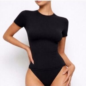 Skims Fits Everybody T Shirt Top Onyx Black TShirt Small NWT